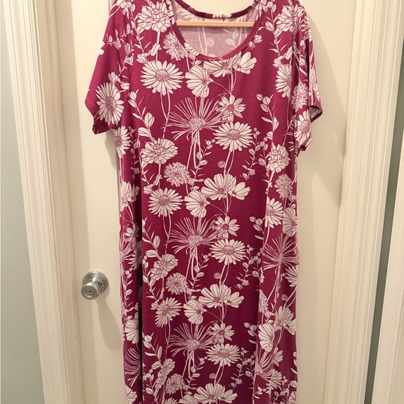 LuLaRoe Dresses & Skirts - LuLaRoe “Jessie” Burgundy and Cream Floral Dress